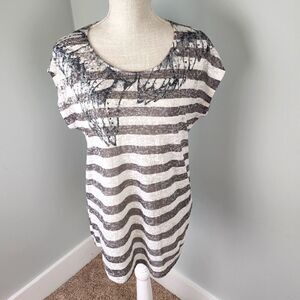 ROCK & REPUBLIC WOMEN'S TEE SHIRT GRAY & WHITE WITH ANGEL WING DECOR SIZE SMALL